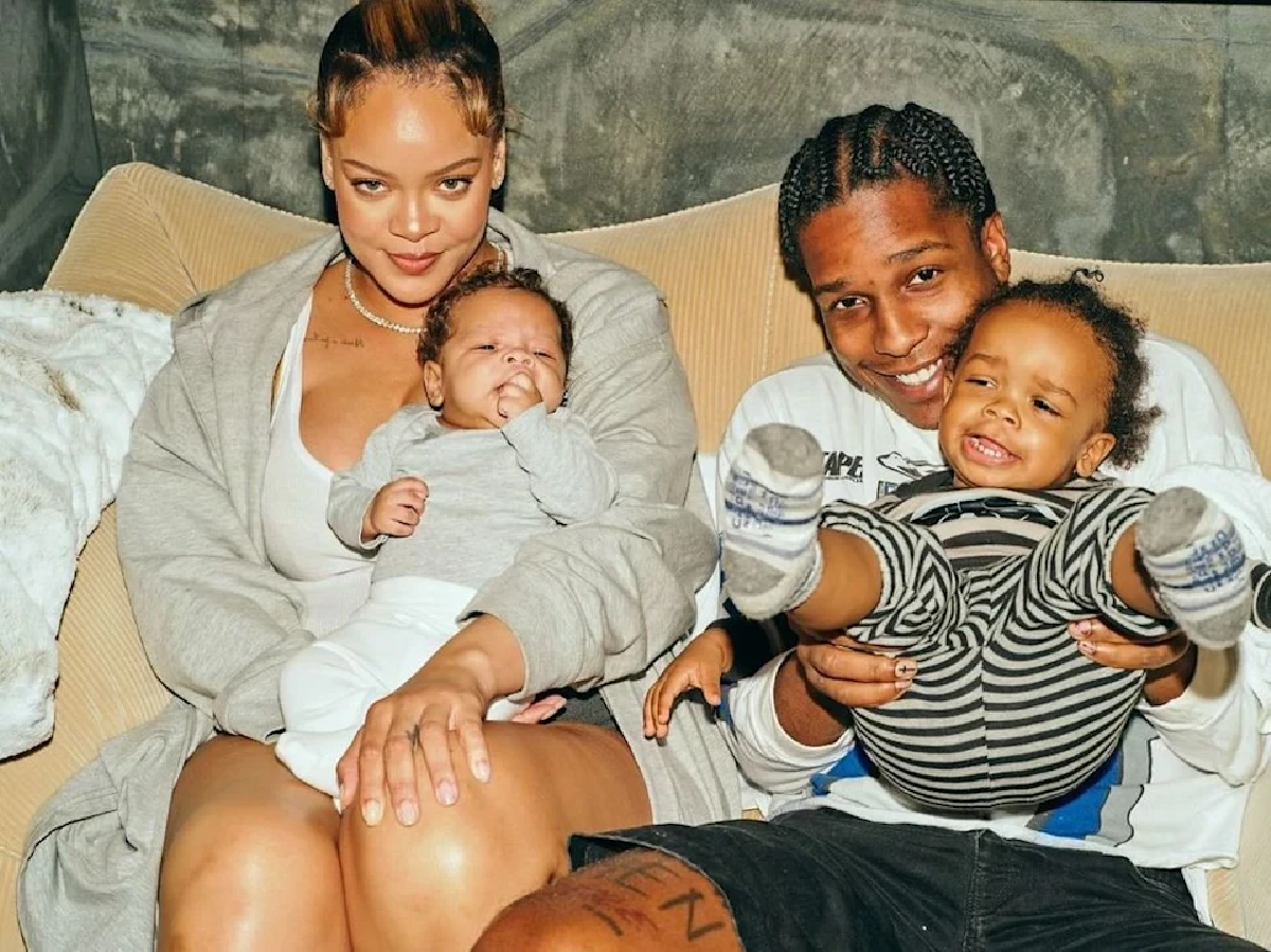 CREDIT : Rihanna (Instagram)
