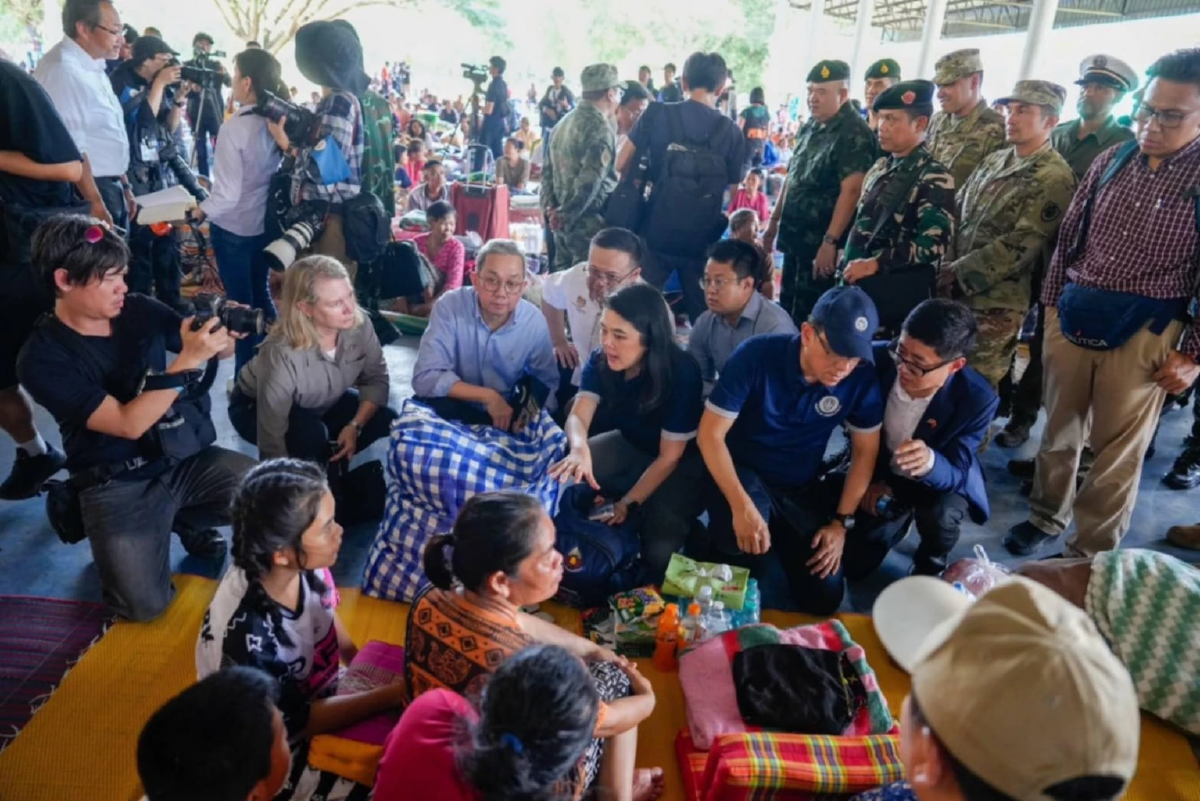 ผู้ช่วย รมต.กต. พาทูตลงพื้นที่ชายแดนไทย-กัมพูชา ชี้ผิดกฎหมาย โจมตีเป้าหมายพลเรือน