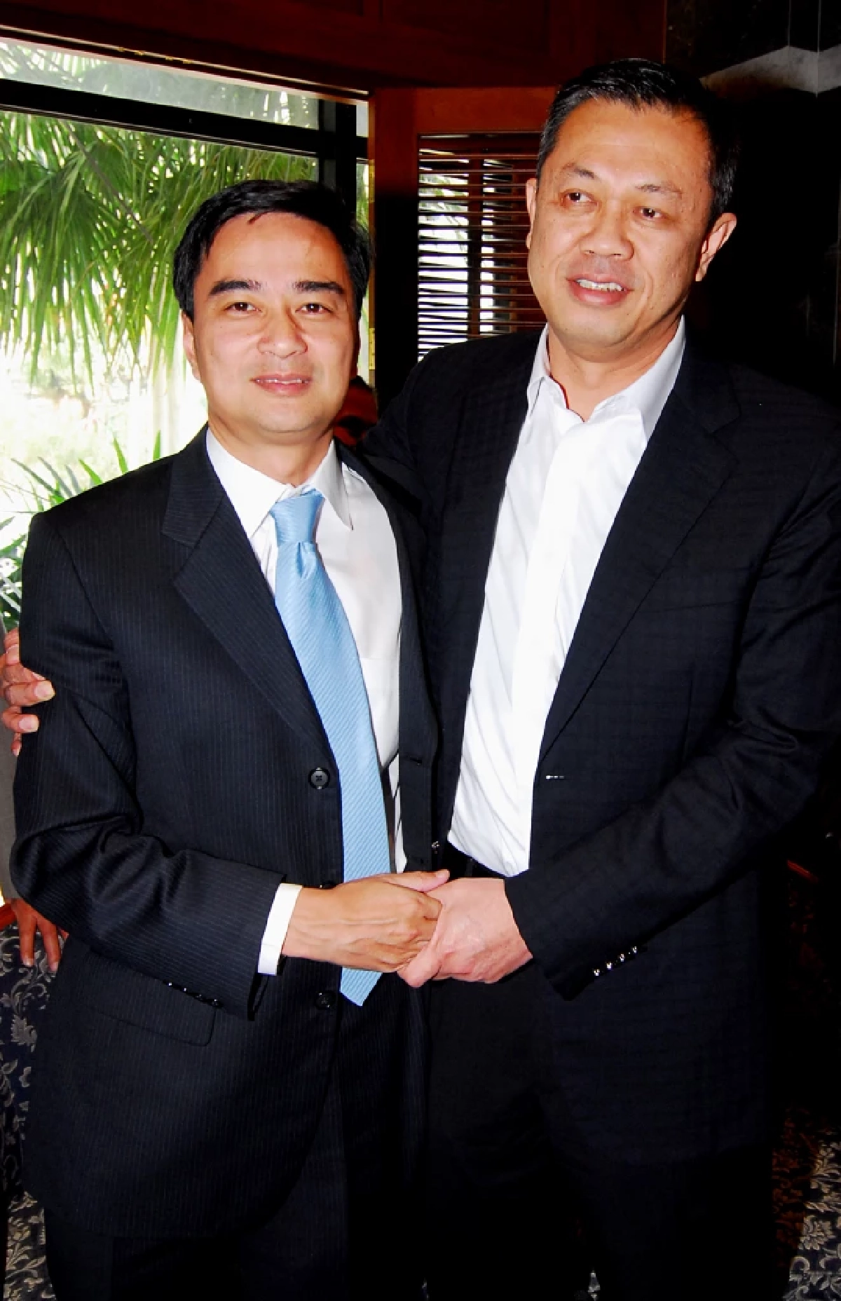 ประวัติศาสตร์ประชาธิปัตย์ ยุคคู่ขวัญ อภิสิทธิ์-สุเทพ