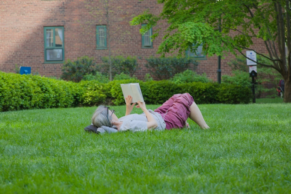 Books in Places เมื่อนักอ่านเอาตัวเองไปอยู่สถานที่เดียวกับหนังสือ