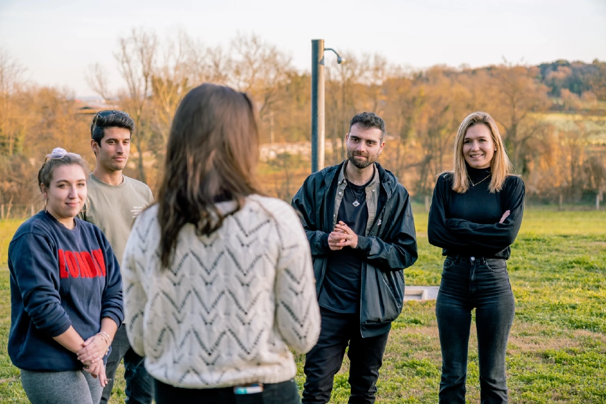 ทำไมเราจึงกล้าเปิดใจ-ระบายปัญหาชีวิตกับคนแปลกหน้ามากกว่าคนสนิท