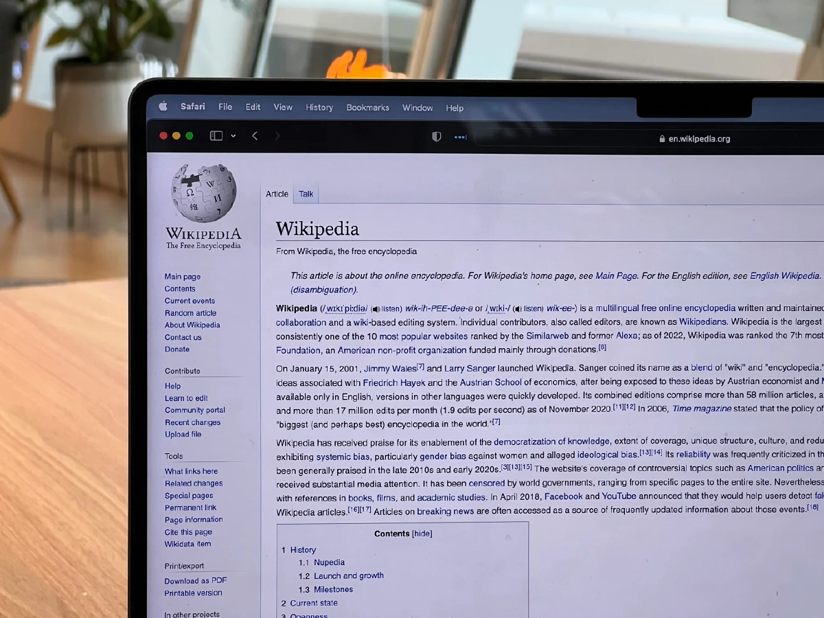 Elon Musk เปิดตัว Grokipedia ท้าชน Wikipedia แต่กลับพบข้อผิดพลาด