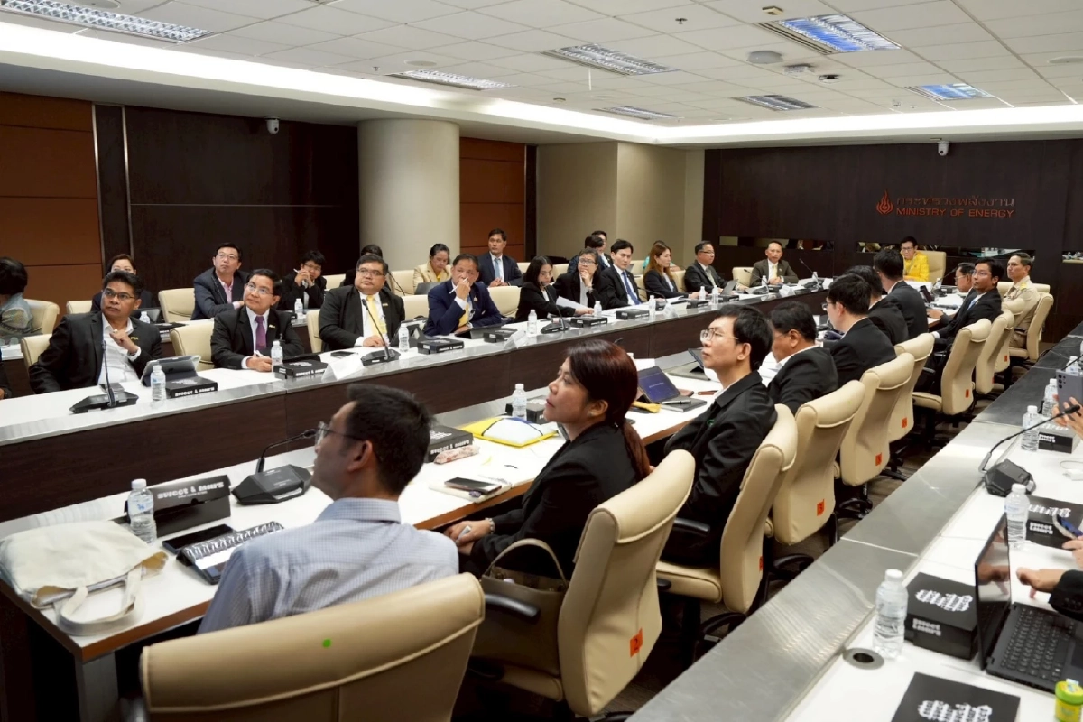&quot;อรรถพล&quot; เรียก 3 การไฟฟ้า ถกเดินหน้า Direct PPA ผลักดัน EEC-โซลาร์ภาคเกษตร