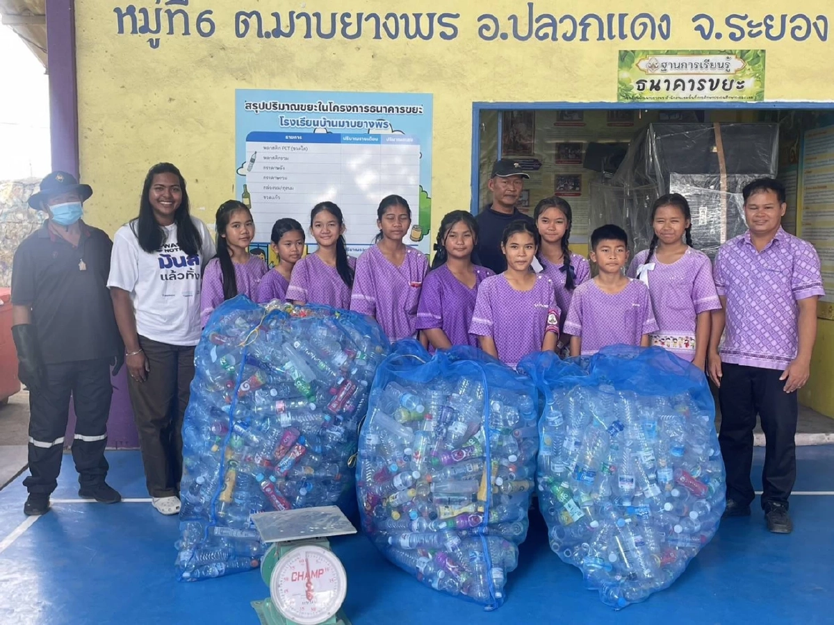 รู้จัก! สถานีซื้อขายขยะรีไซเคิลชุมชน ต่อยอดโครงการ ‘ข.ขวด หมุนเวียน เป็นขวดใหม่’