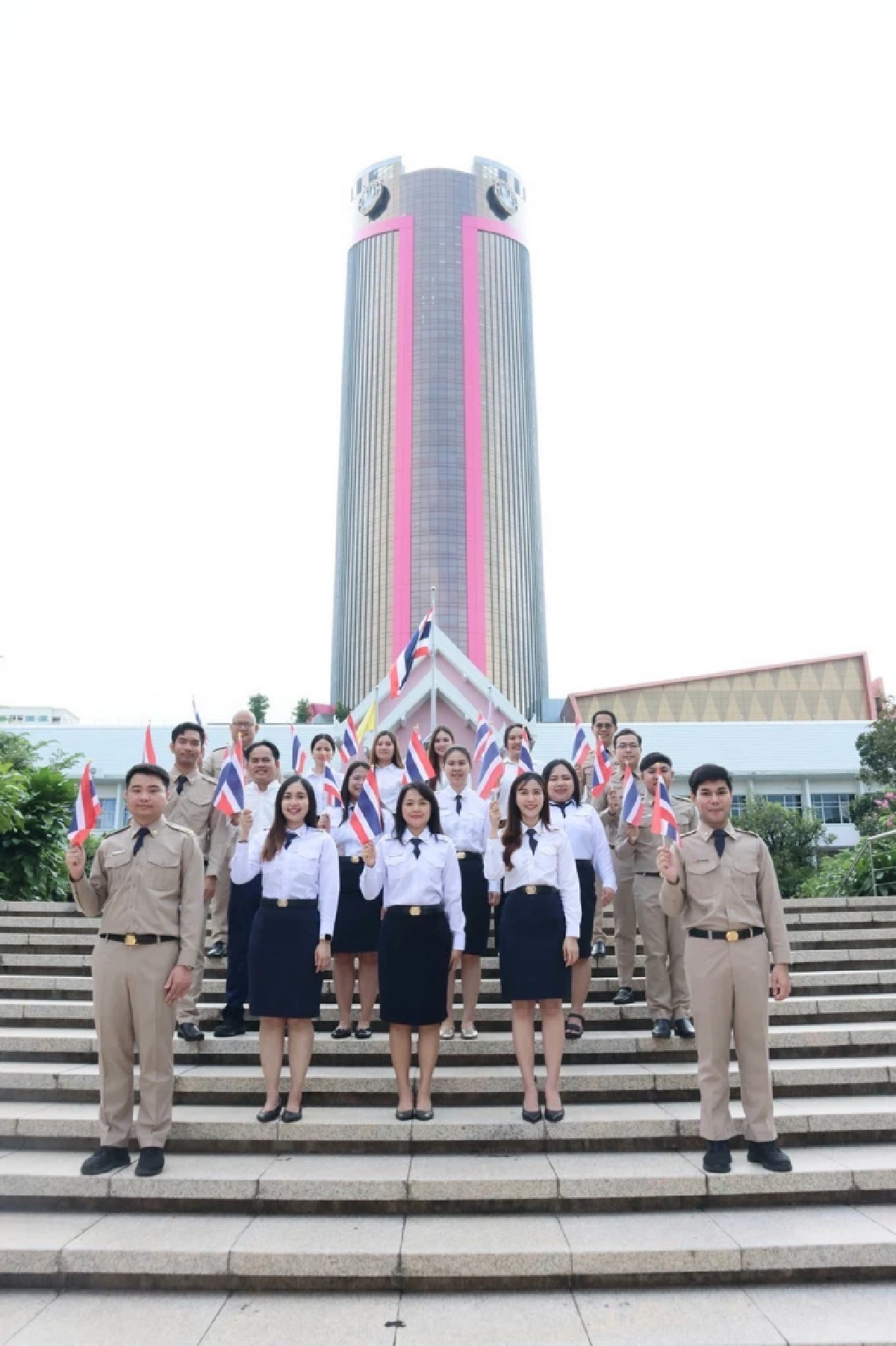 ธนาคารออมสิน รวมพลังร่วมเคารพธงชาติ เนื่องในวันพระราชทานธงชาติไทย