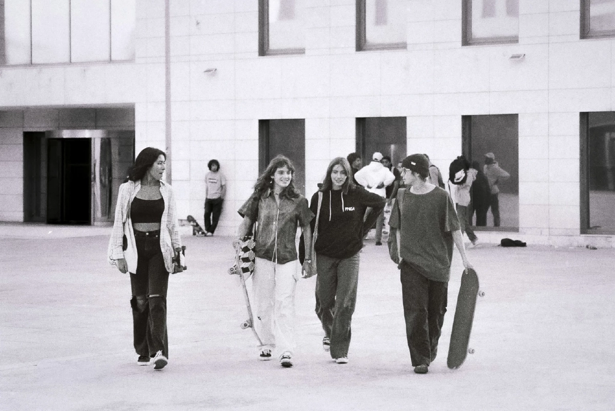 ถอดรหัส Gen Z Paradox รัดเข็มขัด แต่ยอมจ่ายเพื่อ \"ความหรูเล็กๆ\"