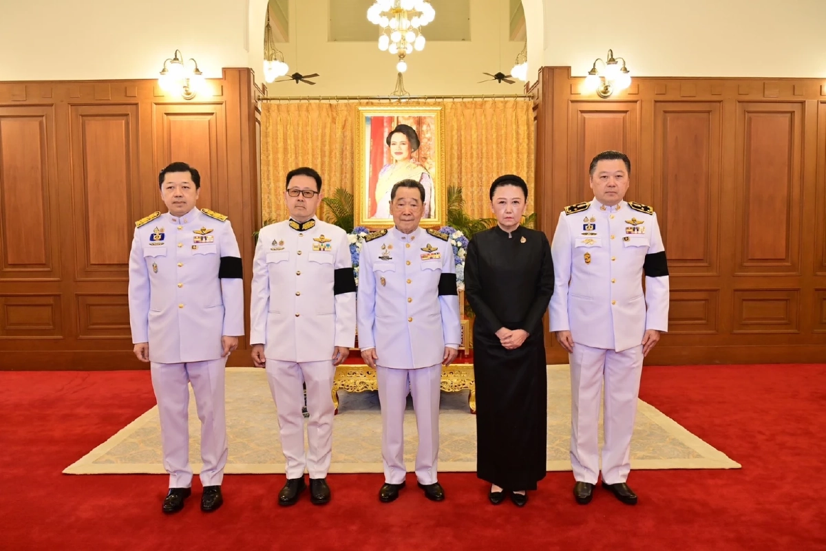 ผู้บริหารเครือซีพี ถวายน้ำสรงพระบรมศพ \"สมเด็จพระบรมราชชนนีพระพันปีหลวง\"
