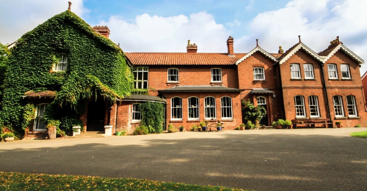 ให้เด็กตัดสินใจเอง ว่าอยากทำอะไร Summerhill โรงเรียนที่ไม่มีกฎเกณฑ์