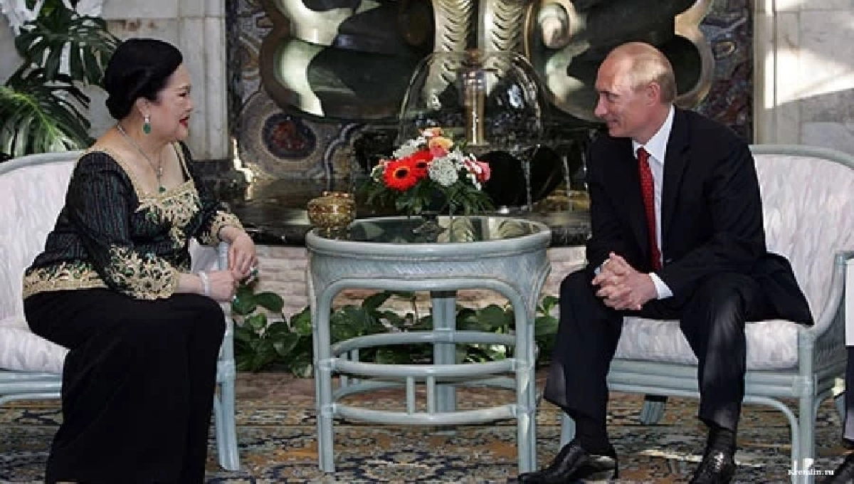 สมเด็จพระนางเจ้าสิริกิติ์ฯ กับบทบาททางการทูตนำไทยสู่สายตาโลก