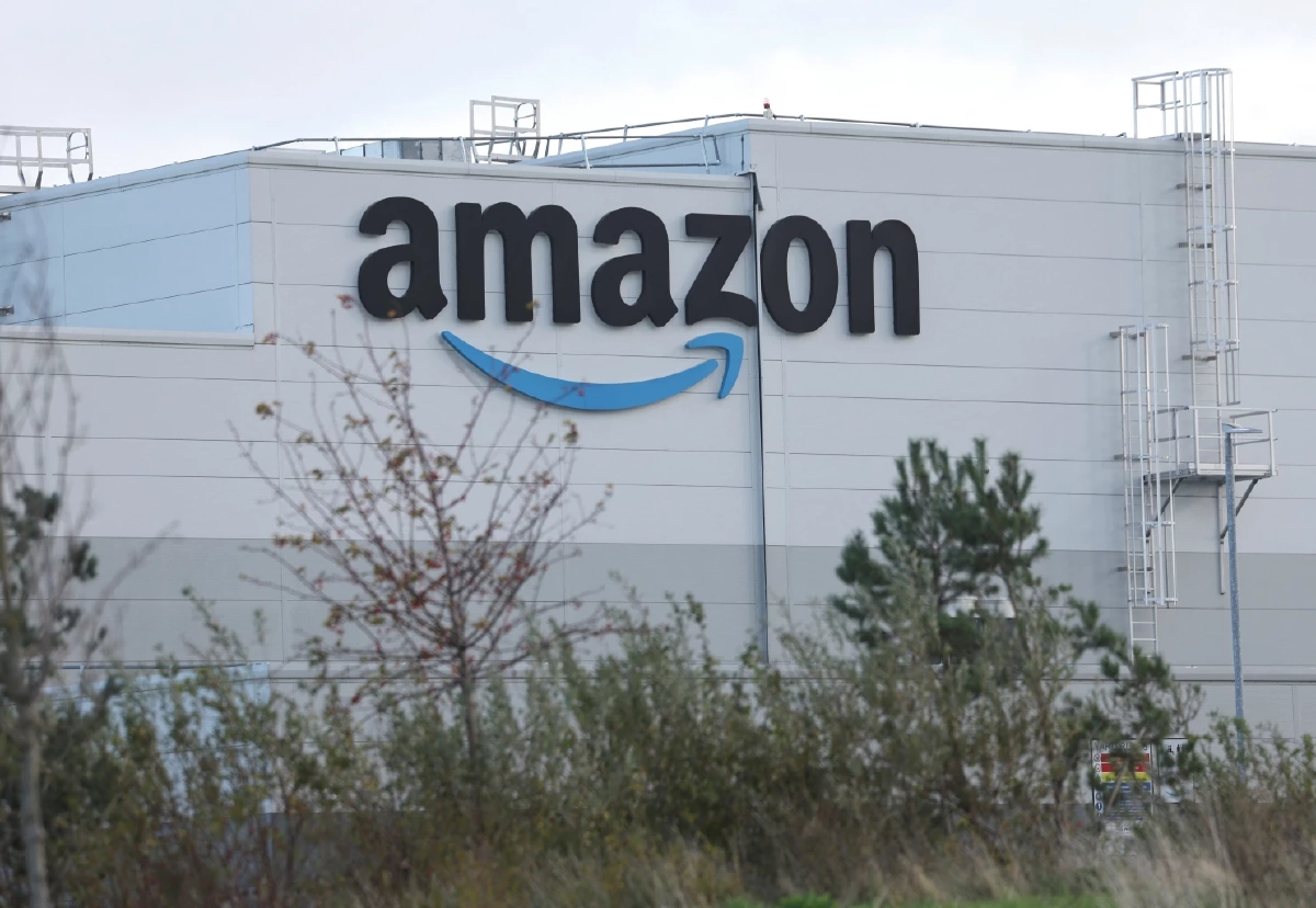 การมาถึงของยุค AI สั่นสะเทือนโลกการทำงานหลายอย่าง  ล่าสุด Amazon ปลดพนักงาน 14,000 ตำแหน่ง ชี้ \'AI\' คือตัวเร่งการปรับโครงสร้างครั้งใหญ่ Credit ภาพ REUTERS