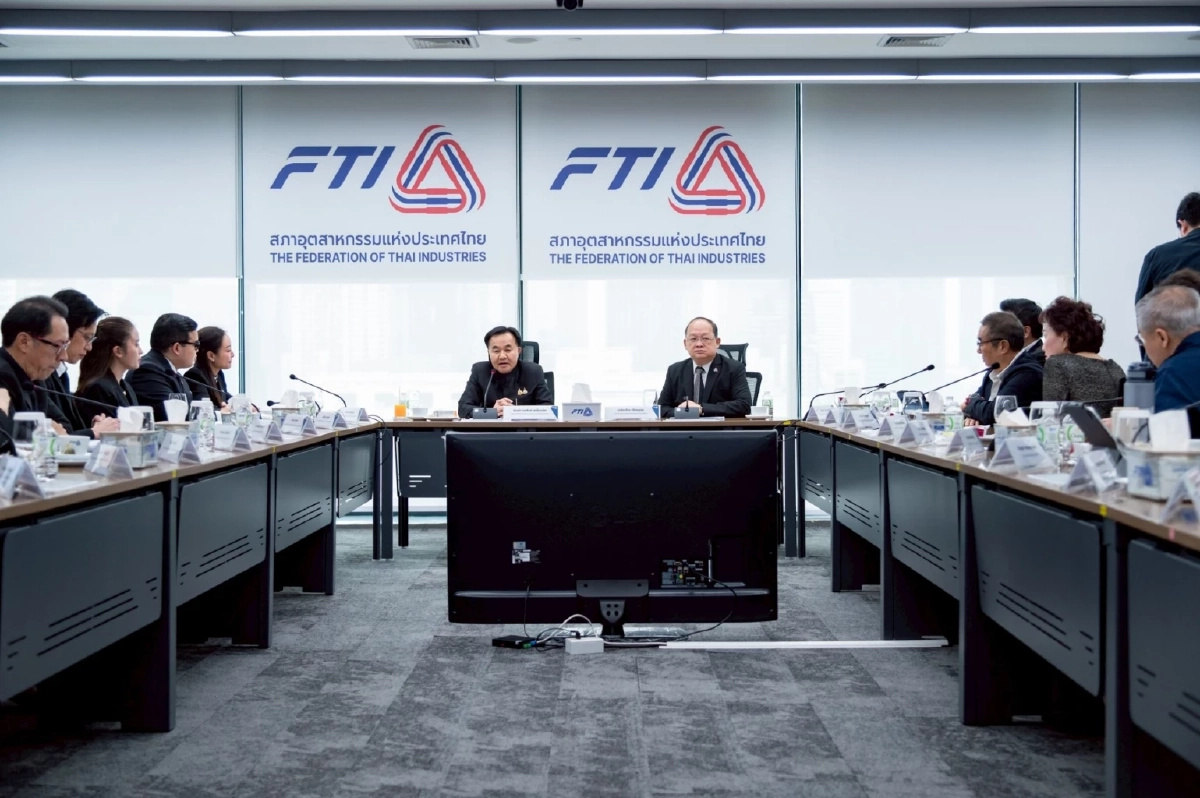 รมช.อุตสาหกรรม ลั่น รัฐต้องไม่หูหนวกตาบอด ลุย สู้ศึกการค้าโลก