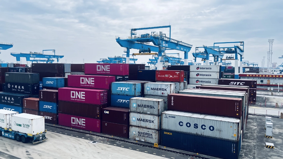 ท่าเรืออัจฉริยะ &quot;ซินโจว&quot; ใช้ระบอัตโนมัติเกือบ 100%