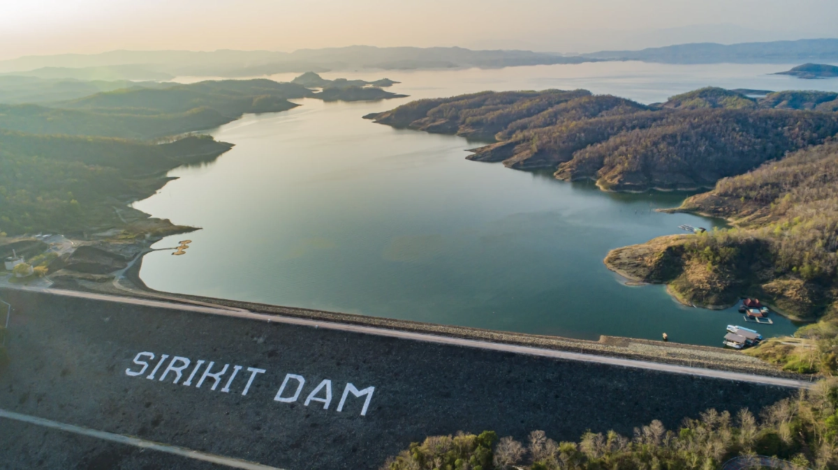 รมว.อรรถพล นำทีมร่วมชาวอุตรดิตถ์ ถวายความอาลัย “พระพันปีหลวง”