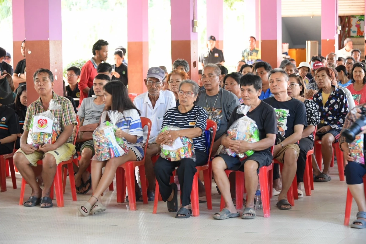 รมช. “นเรศ” ลงพื้นที่ติดตามน้ำท่วมเจ้าพระยา หลังพายุ “คัลแมกี” เล่นงาน!