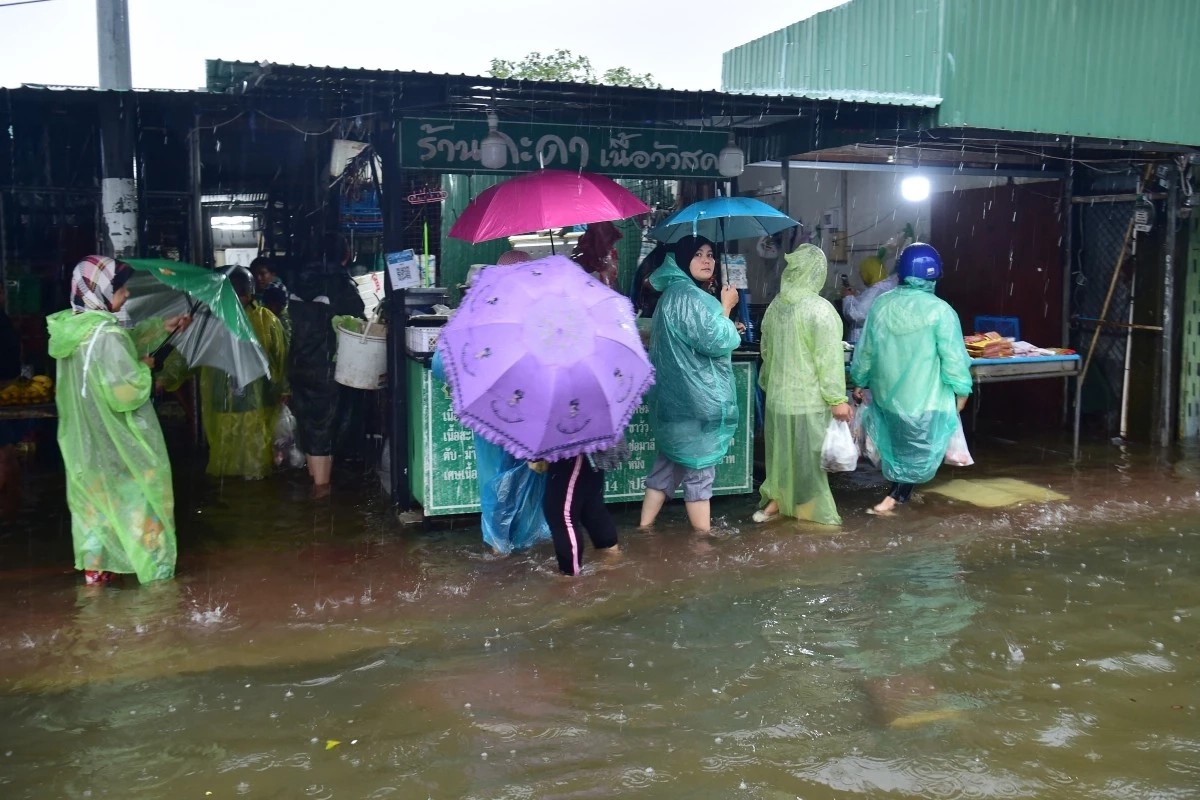 ลานีญา: ‘เครื่องจักรผลิตฝน’ อีกหนึ่งปัจจัย  ที่ซ่อนอยู่หลังมหาอุทกภัยหาดใหญ่และภาคใต้ Credit ภาพ AFP