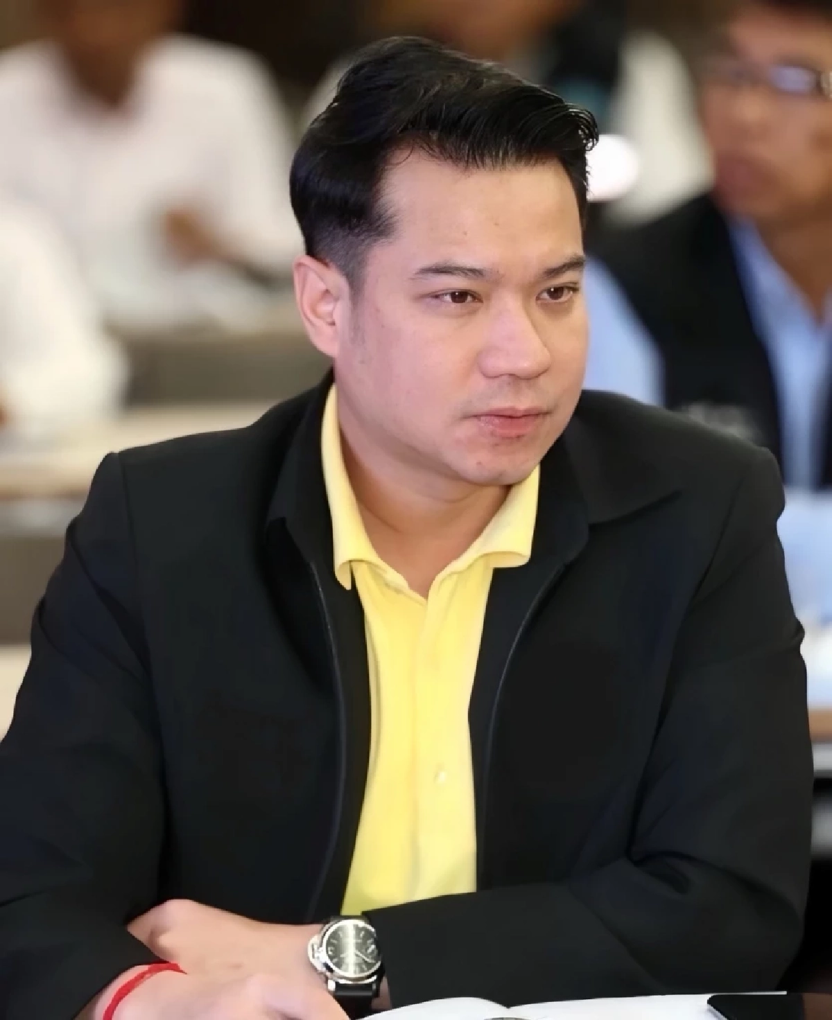 ดำรงค์เกียรติ พินิจการ