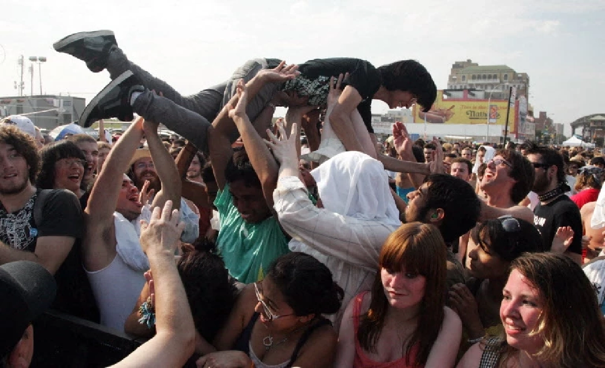 ไปเติมคอนเสิร์ต ประสบการณ์ฟังดนตรีสด  เสียงเพลงที่รักษาได้มากกว่าความเหงา Credit ภาพ AFP