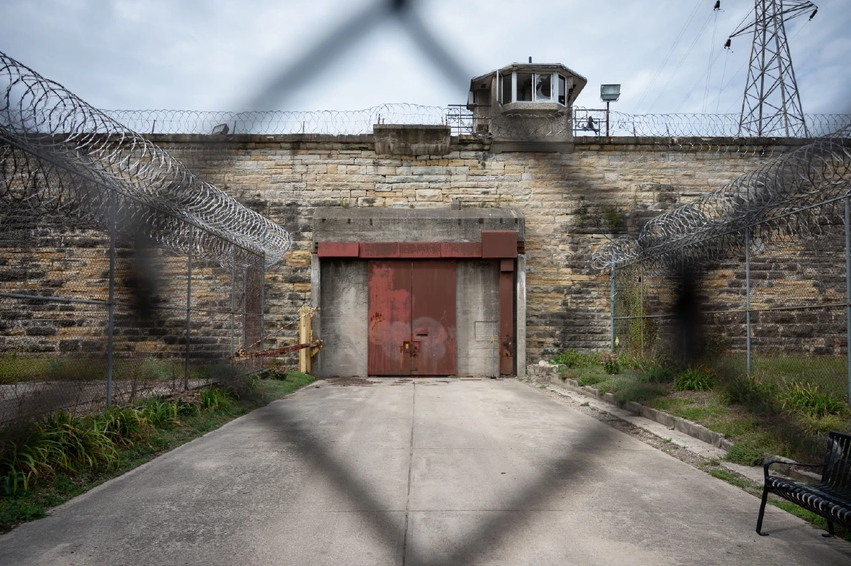 เจาะ \"กฎเรือนจำ\" เมื่อสังคมตั้งคำถาม กฎราชทัณฑ์เอื้อสิทธิพิเศษ \"คุก VIP\"