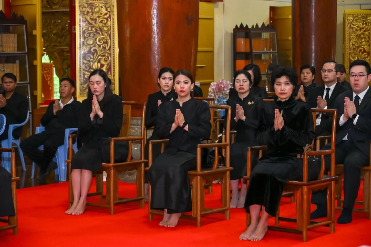 \"กต.เชิญผ้าพระกฐินพระราชทาน  สานสัมพันธ์ไทย–จีน 50 ปี\"