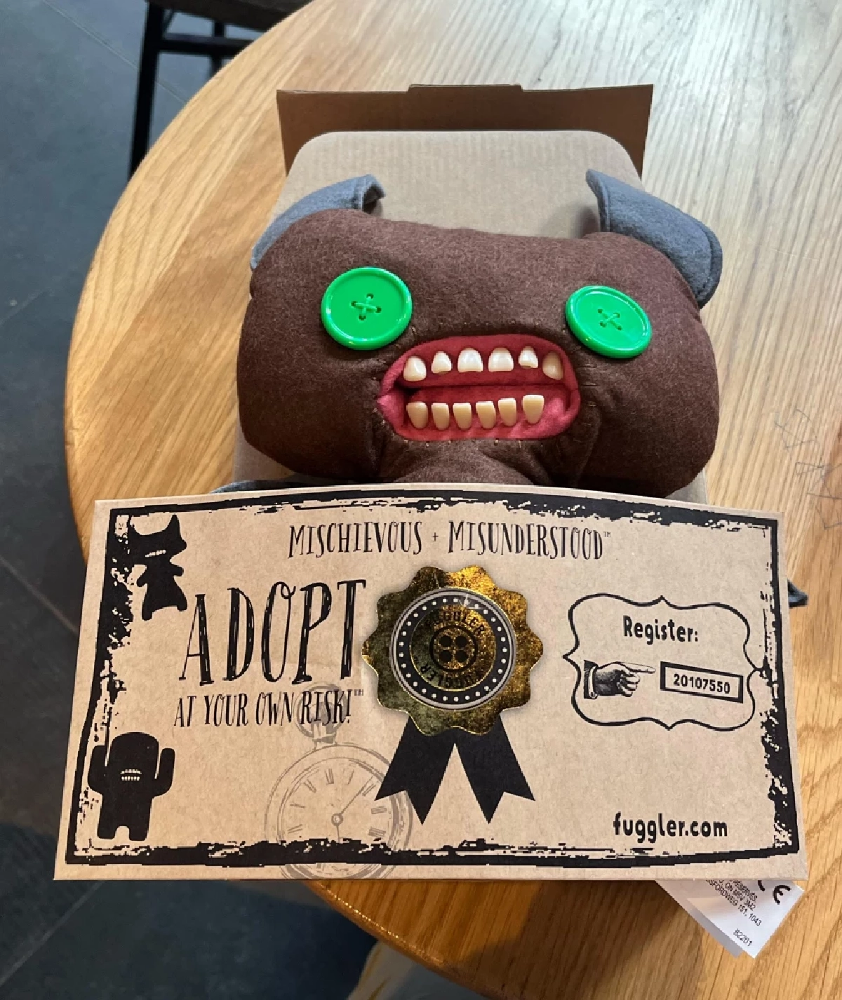 ทำความรู้จัก Fuggler ตุ๊กตาฟันหลอ สุดปั่น กระแสแรงท้าชน Labubu