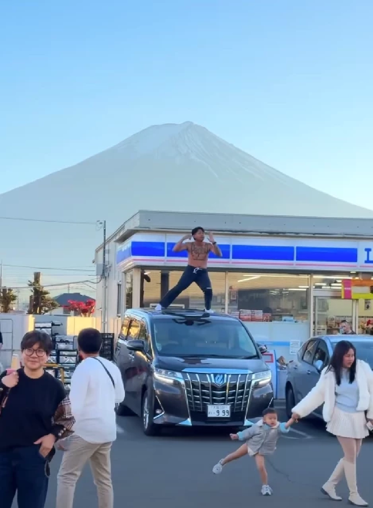 CREDIT : สวัสดีครับผมแจ็กแปปโฮ