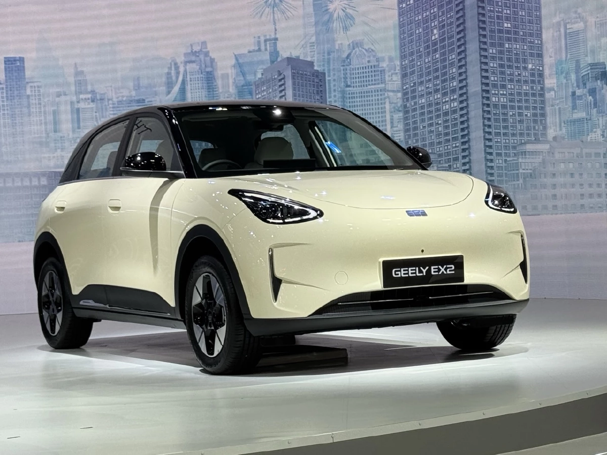 เปิดสเปค GEELY EX2 เคาะเริ่ม 3.99 แสน วิ่งไกล 395 กม. ท้าชนตลาด EV