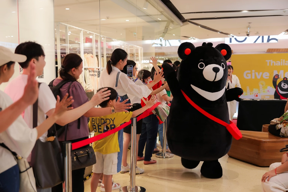 FuBear เยือนไทย ทำยอดไฮ-ไฟว์ทะลุเป้า กว่า 220,505 ไฮไฟว์