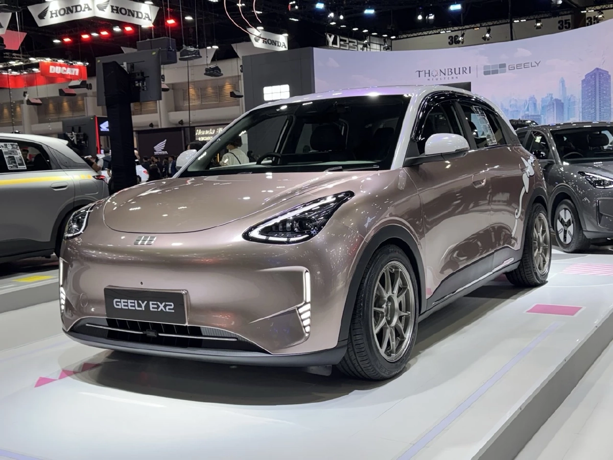 เปิดสเปค GEELY EX2 เคาะเริ่ม 3.99 แสน วิ่งไกล 395 กม. ท้าชนตลาด EV
