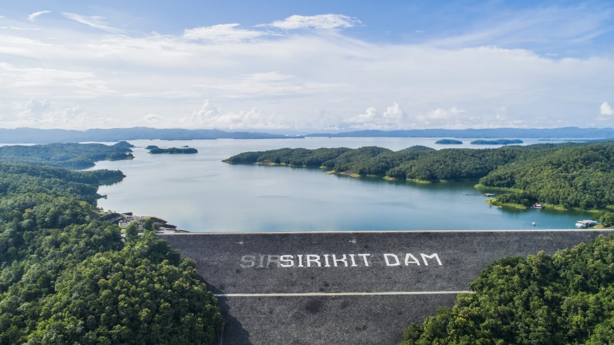 รมว.อรรถพล นำทีมร่วมชาวอุตรดิตถ์ ถวายความอาลัย “พระพันปีหลวง”