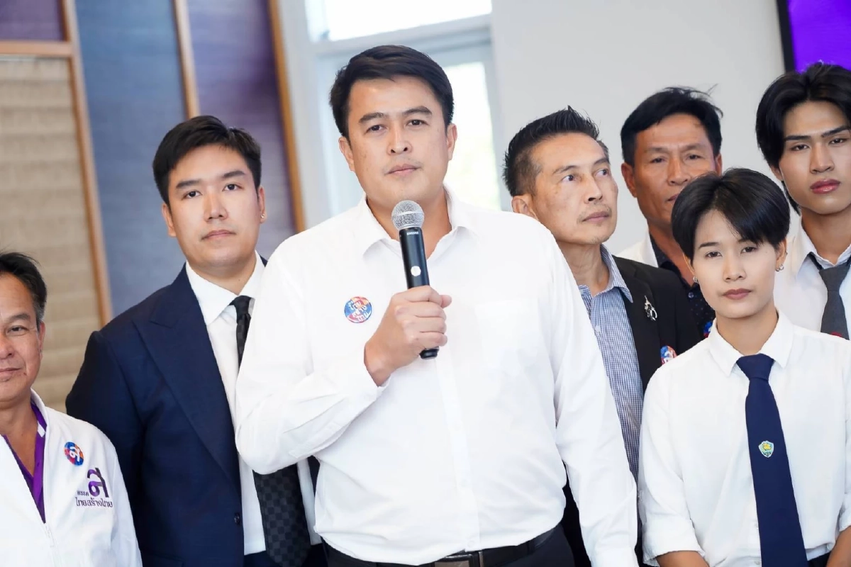 \'ไทยสร้างไทย\' เปิดปฏิบัติการช่วยผู้ประสบอุทกภัยภาคใต้เต็มกำลัง