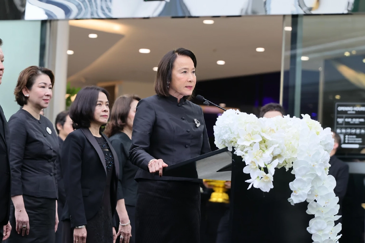 เดอะมอลล์ กรุ๊ป จัดพิธีตักบาตรอุทิศถวายพระราชกุศล \'สมเด็จพระพันปีหลวง\'