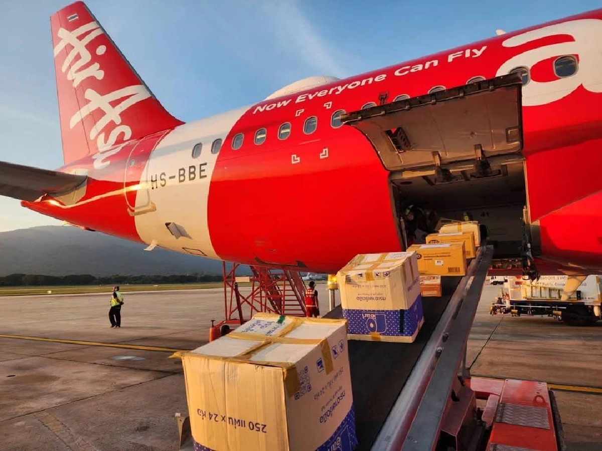 แอร์เอเชียขนของช่วยน้ำท่วมใต้กว่า 98 ตัน ช่วยฟื้นฟูหลังอุทกภัย