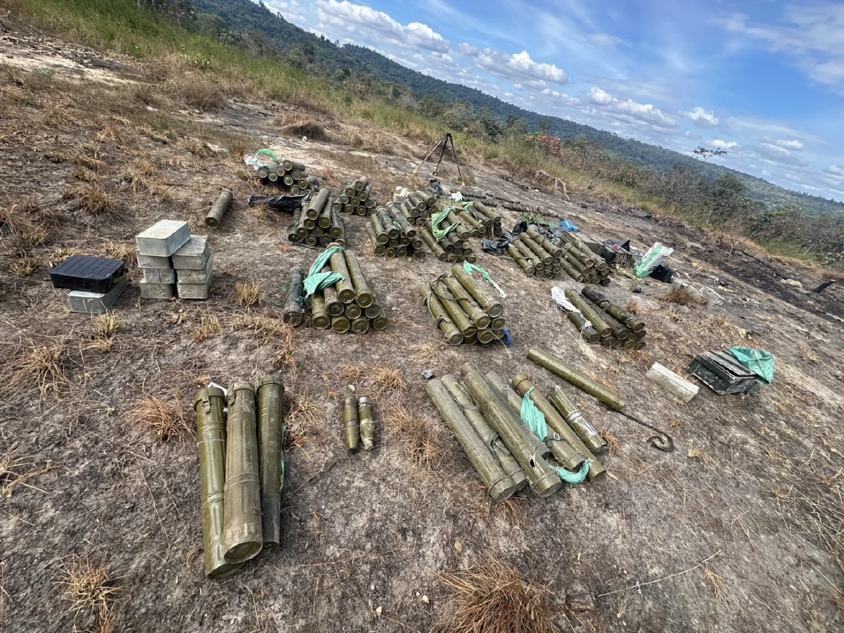 ยึดอาวุธสัญชาติจีนจากทหารกัมพูชาได้เพียบ บนเนิน 500 