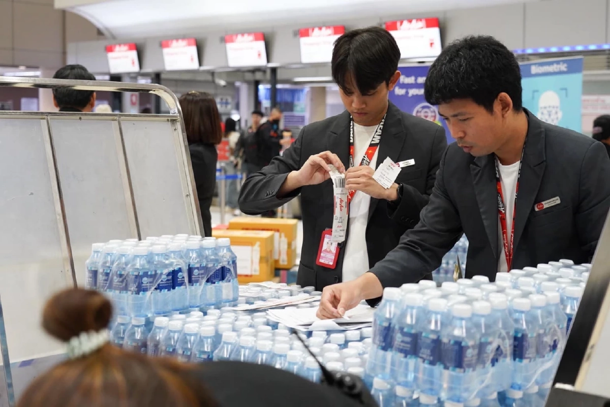 แอร์เอเชียขนของช่วยน้ำท่วมใต้กว่า 98 ตัน ช่วยฟื้นฟูหลังอุทกภัย