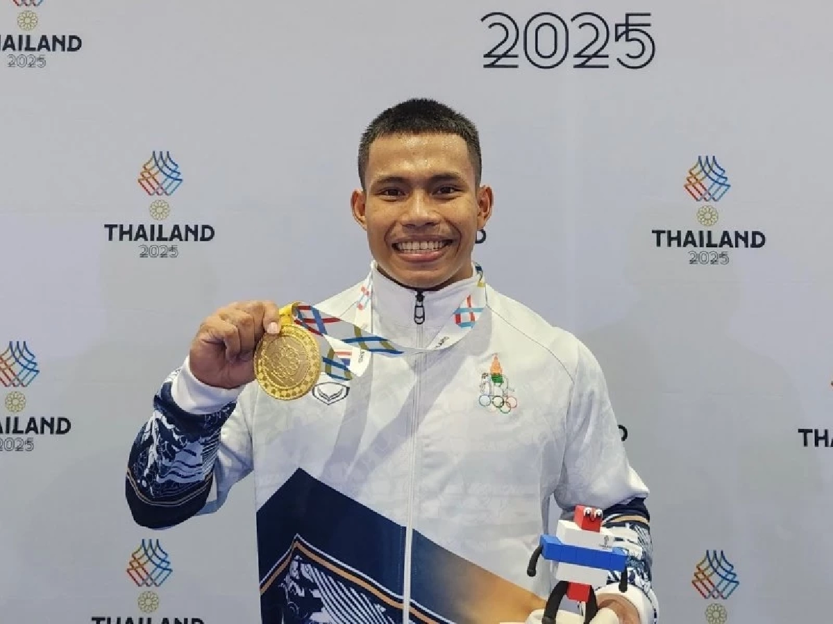 "เวฟ วีรพล" กับสถิติใหม่ที่เหลือเชื่อ Credit ภาพ : สมาคมกีฬายกน้ำหนักสมัครเล่นแห่งประเทศไทย  