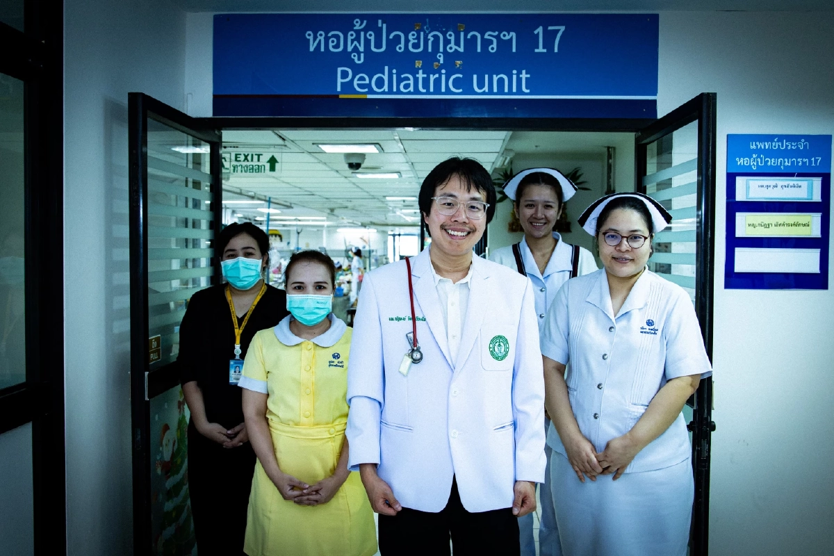 สเปอร์ส ชน หงส์ แฟนบอลไทยประมูลเสื้อนักเตะ สร้างห้องปลอดเชื้อผู้ป่วยมะเร็งเด็ก