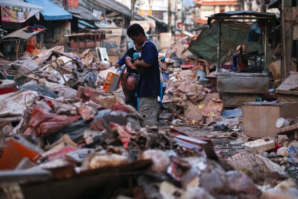 ดราม่าเงินเยียวยาน้ำท่วม 9,000 บาท ทำออนไลน์แล้วทำไมยังต้องยื่นเอกสาร