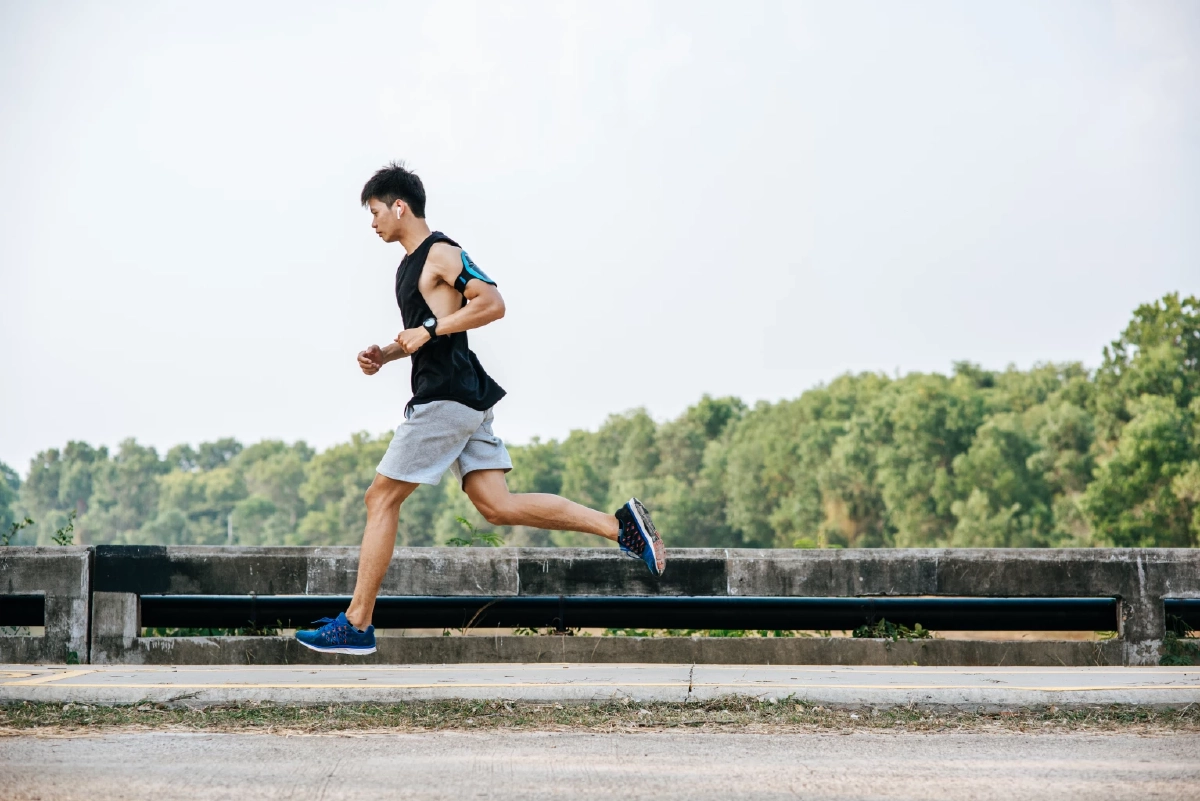 6 เทคนิคเตรียมตัวก่อนวิ่ง  นักวิ่งมือใหม่ควรรู้ เพื่อไม่บาดเจ็บ