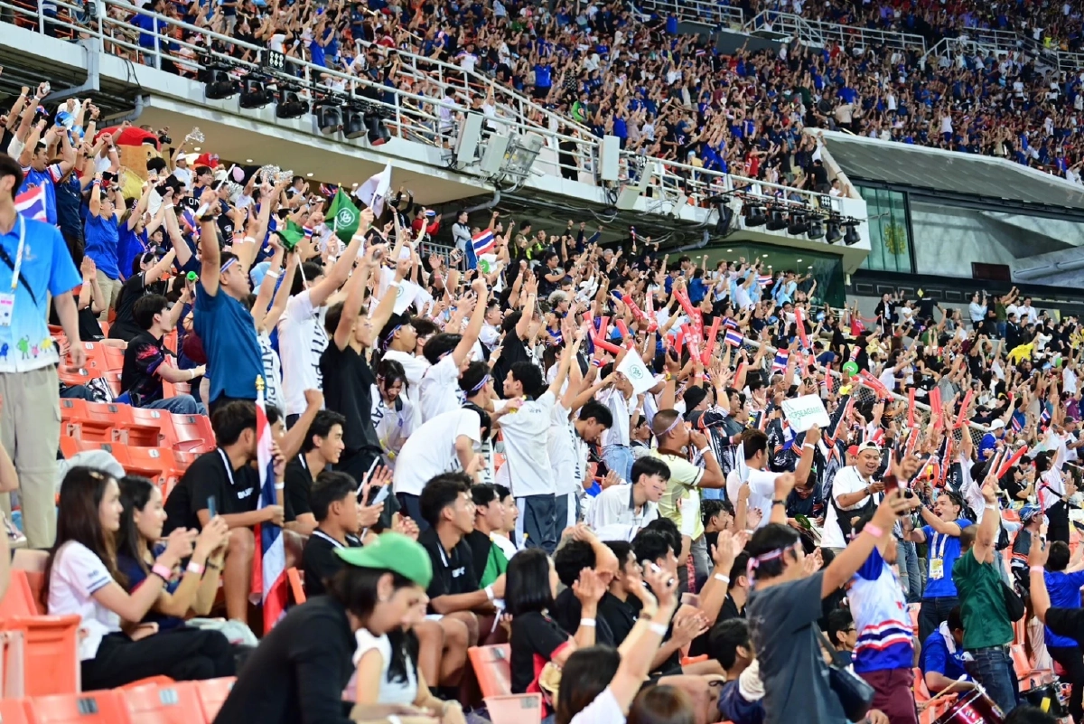 ซีพี นำนักเตะแข้งทอง BUFC เชียร์ติดขอบสนาม ชิงเหรียญทองซีเกมส์ 2025