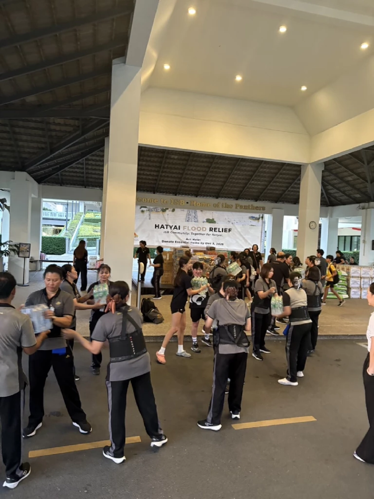 ชาว ISB ร่วมใจ ช่วยภัยน้ำท่วมหาดใหญ่  - Hatyai Flood Relief Project