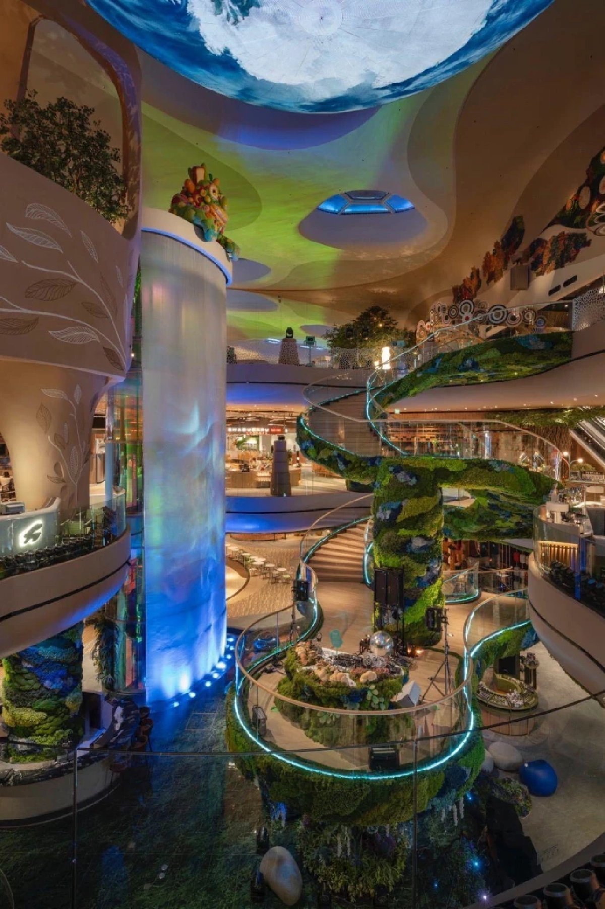 ส่องความสำเร็จ ‘สยามพิวรรธน์’ 2025 นำ ‘ไอคอนสยาม’ สู่เวทีโลก