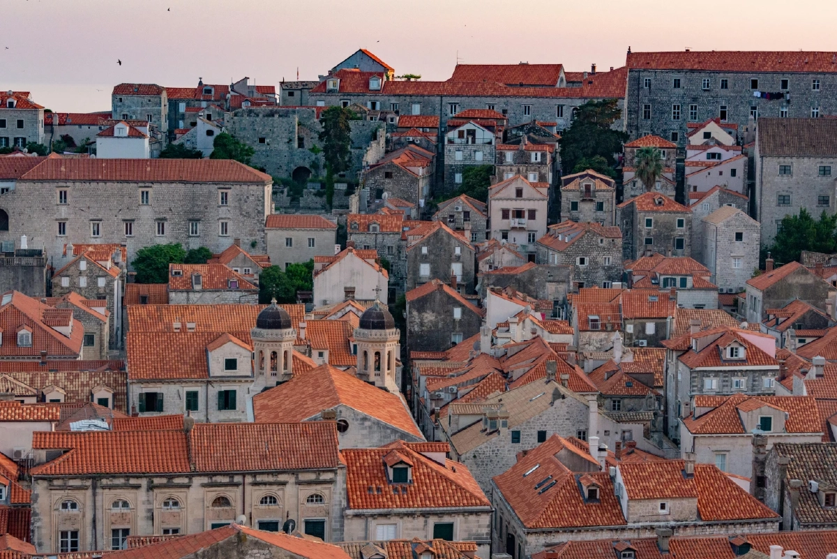 เมื่อโบราณสถานถูกใช้เป็นฐานทัพ สงครามจึงคุกคามมรดกโลก