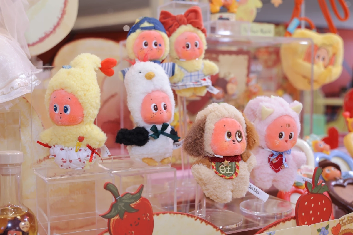 'ART TOYS' จากของสะสม สู่ไลฟ์สไตล์คนรุ่นใหม่  POP MART ชูคาแรคเตอร์ฮิตระดับโลก