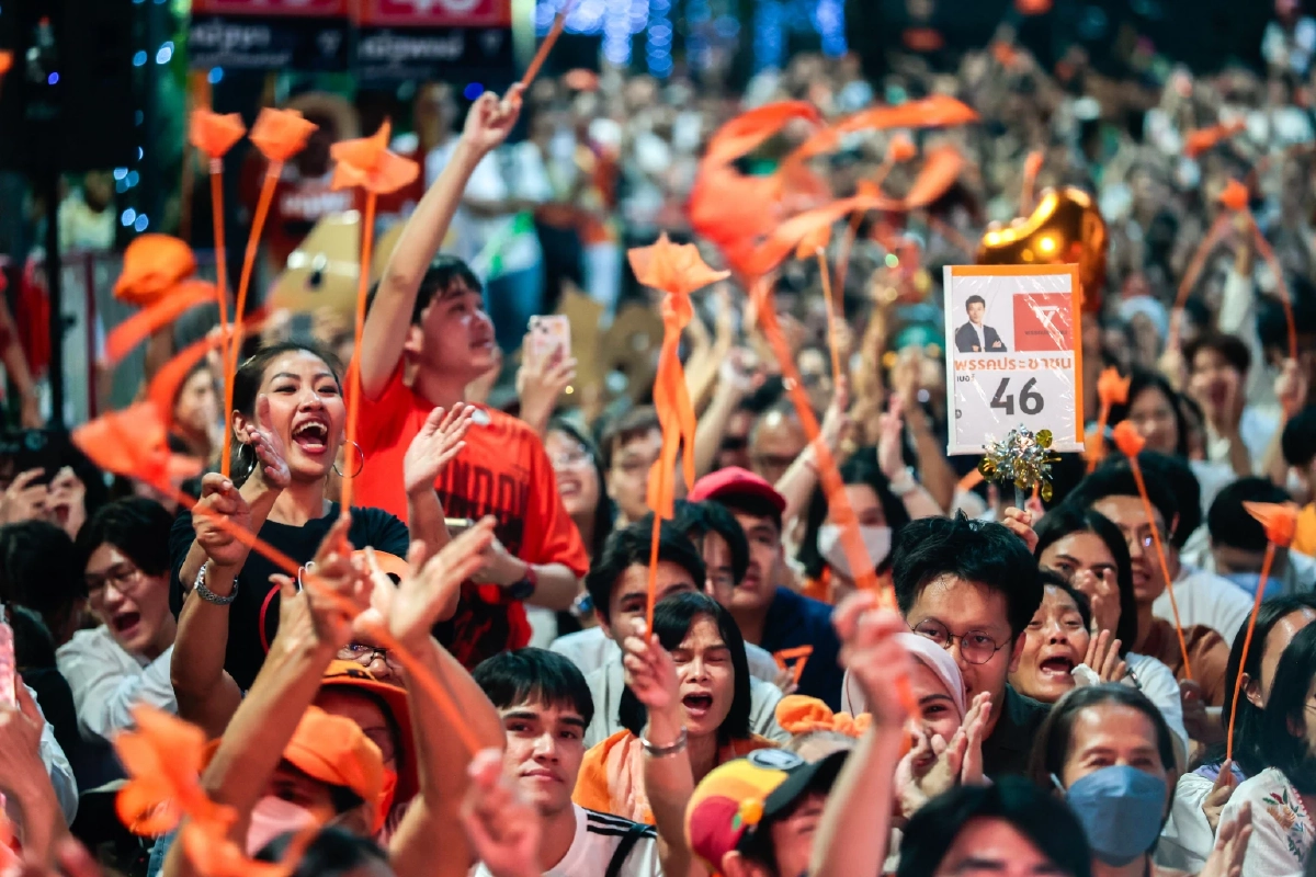 เปิดผลโพลก่อนเลือกตั้ง พรรคประชาชนยังนำ คะแนนนิยมเพิ่มขึ้น
