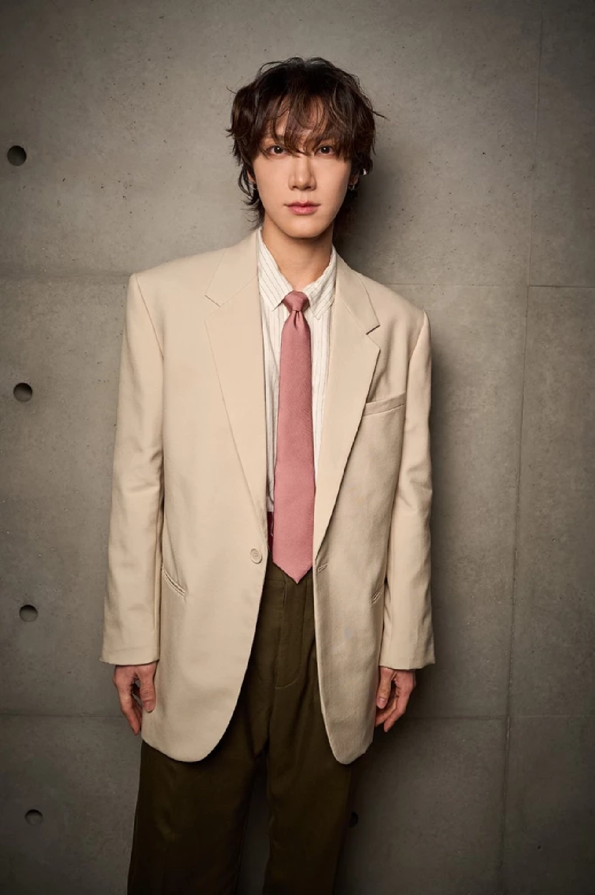 All Time Iconic! เช็คลิสต์ความหล่อ 4 ปี ส่องลุค ‘เตนล์ ชิตพล’ ในงาน YSL Fashion Week