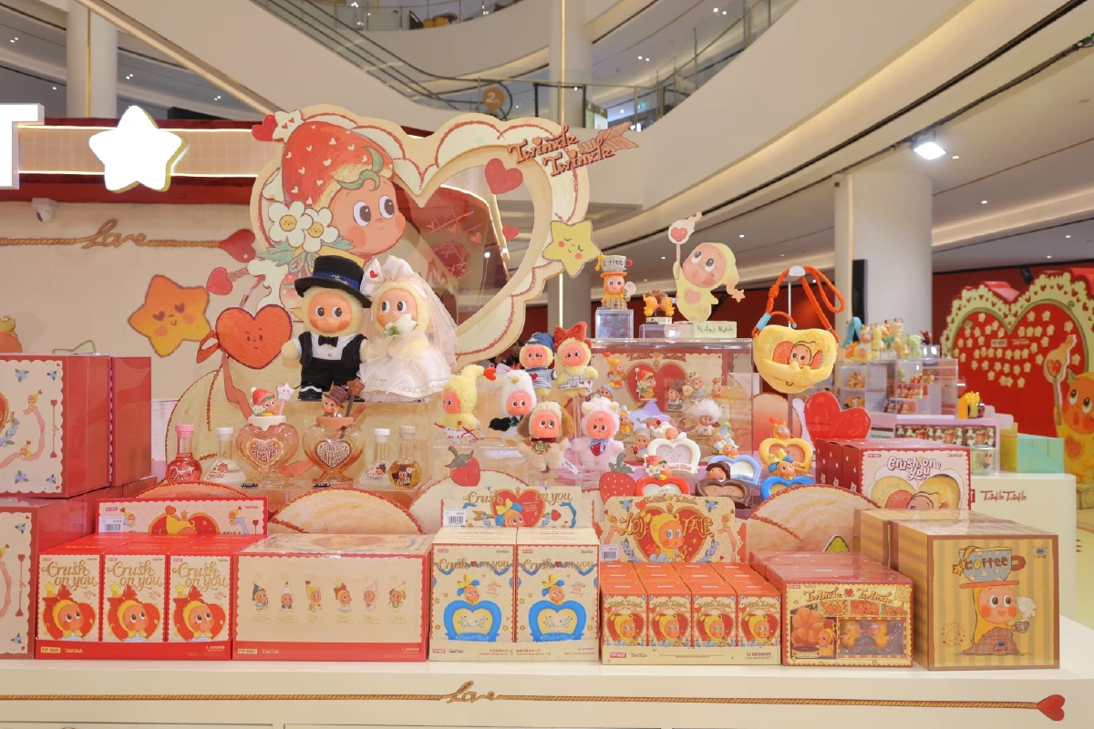 'ART TOYS' จากของสะสม สู่ไลฟ์สไตล์คนรุ่นใหม่  POP MART ชูคาแรคเตอร์ฮิตระดับโลก