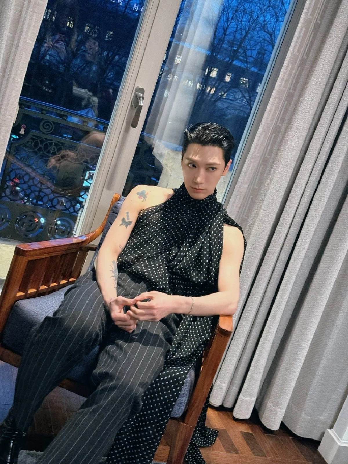 All Time Iconic! เช็คลิสต์ความหล่อ 4 ปี ส่องลุค ‘เตนล์ ชิตพล’ ในงาน YSL Fashion Week