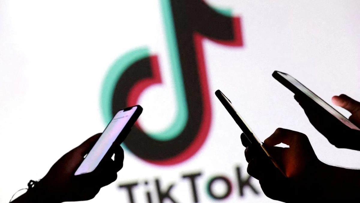 ชาวอเมริกันแห่ลบแอป TikTok หลังบริษัทสหรัฐฯ เข้าซื้อกิจการ
