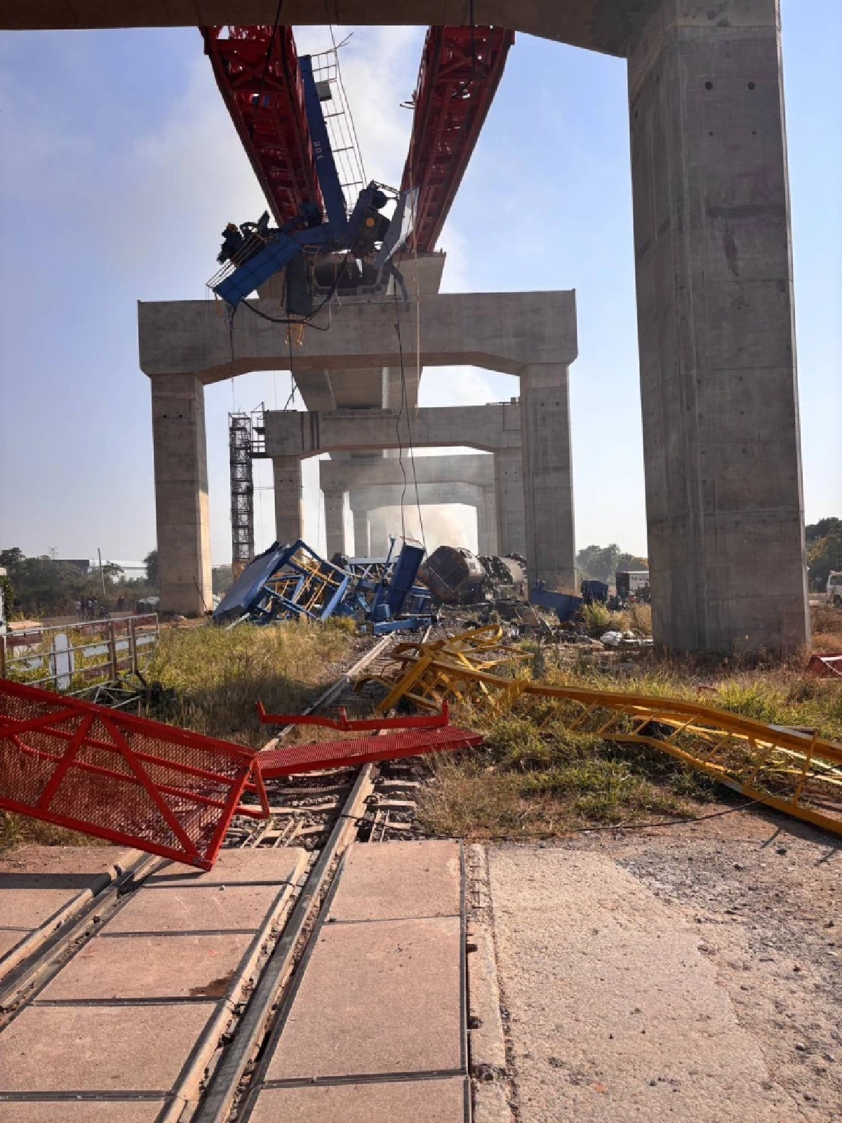 สั่งตรวจสอบสาเหตุ อุบัติเหตุซ้ำซาก 'เครนก่อสร้างสีคิ้วถล่ม'