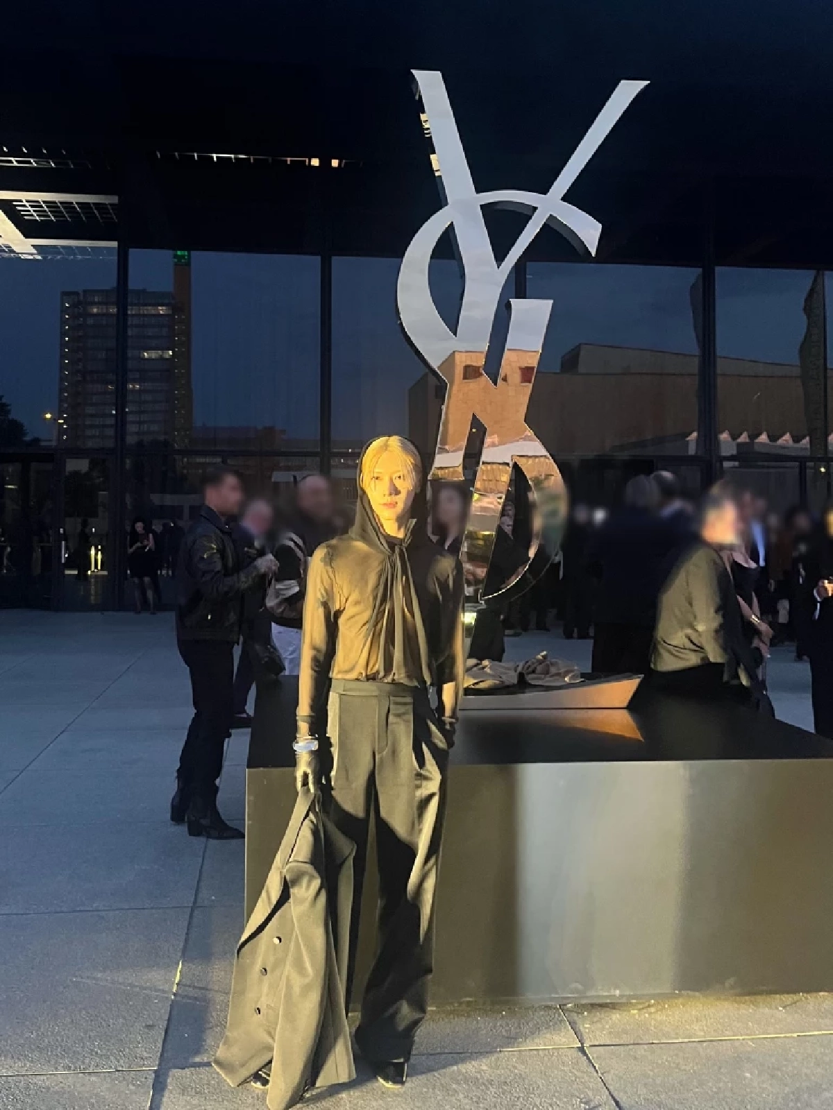 All Time Iconic! เช็คลิสต์ความหล่อ 4 ปี ส่องลุค ‘เตนล์ ชิตพล’ ในงาน YSL Fashion Week